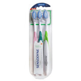 Periuţă de dinţi Expert Medium Triopack, Sensodyne