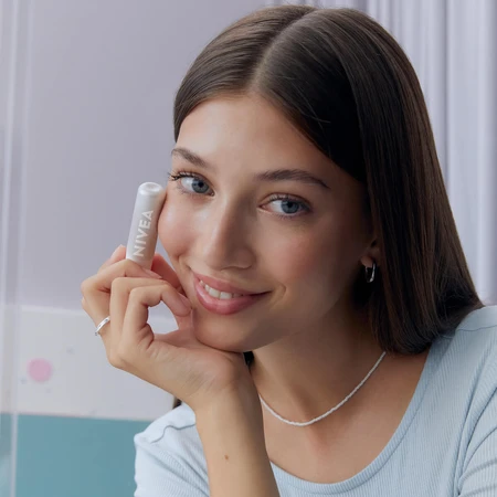 Nivea Hyaluron, baume à lèvres transparent, 5,2 g