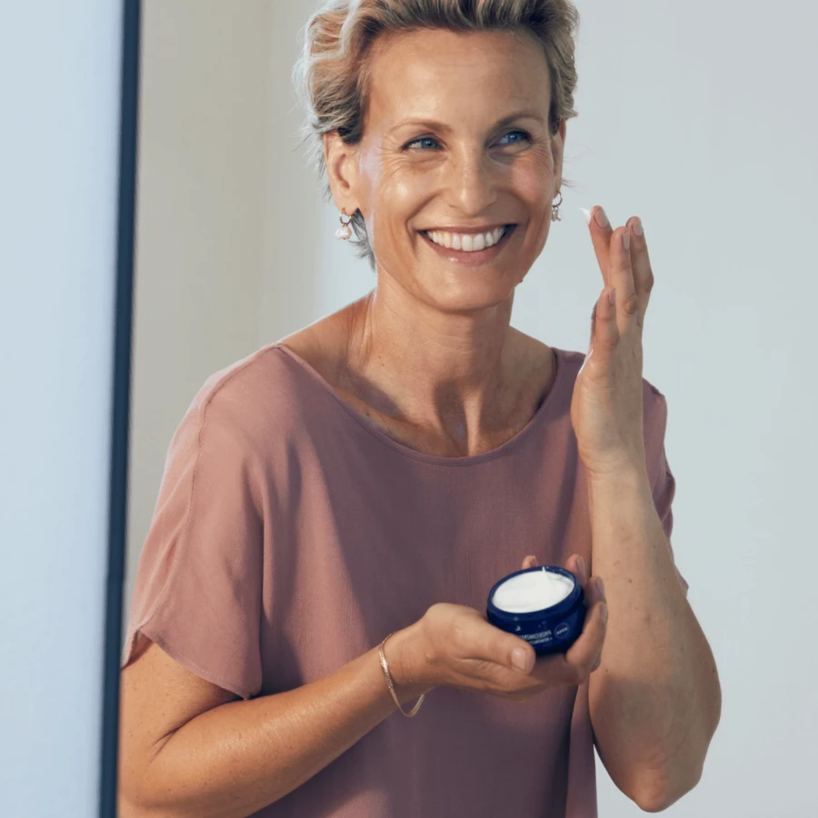 Nivea, krem przeciwzmarszczkowy rewitalizujący 55+, na noc, 50 ml: ceny i cechy