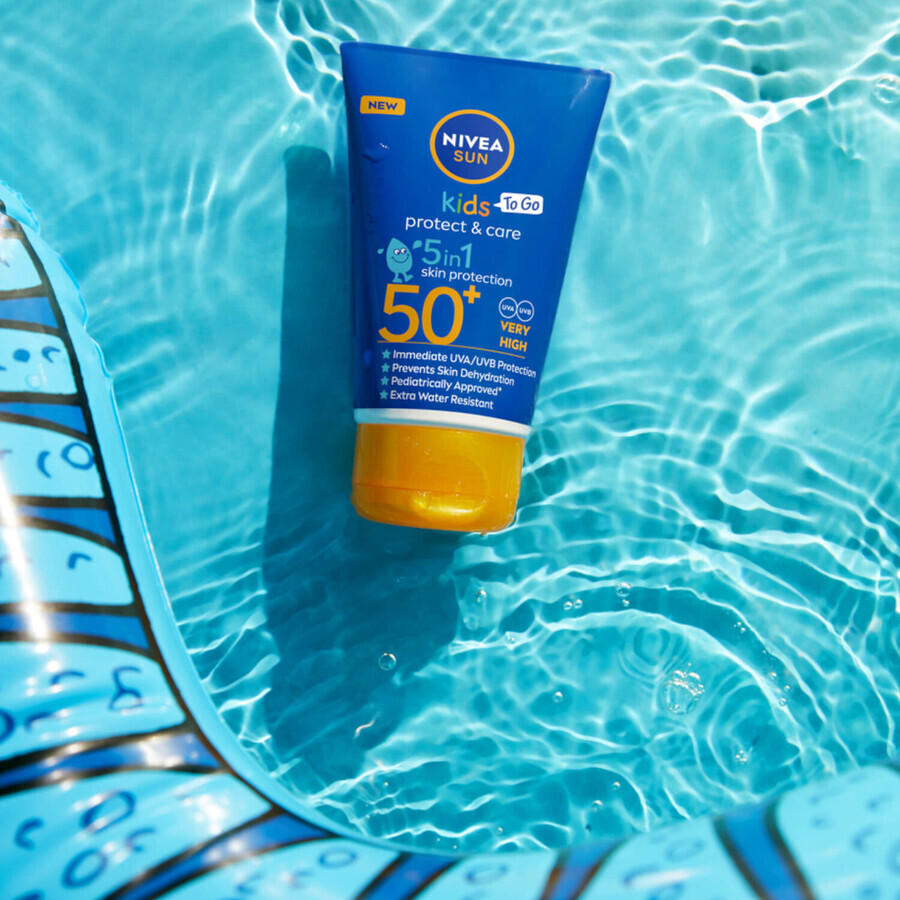 Nivea Sun Kids Protect & Care set, loción solar protectora para niños 5en1, FPS 50+, 50 ml +v crema antiedad de alta protección, FPS 50, 50 ml + toalla de playa gratis