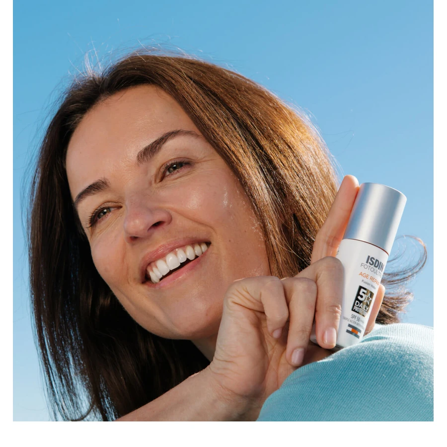 Isdin Fusion Water Age Repair Fluid de protectie solara pentru fata cu SPF 50 , 50 ml