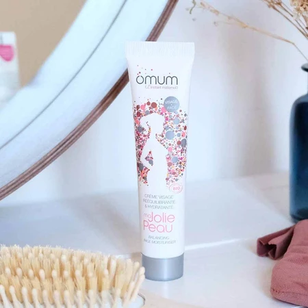 Omum Cremă de față hidratantă și echilibrantă Bio Ma Jolie Peau 40ml