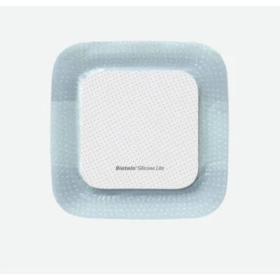 Apósito de espuma de poliuretano Biatain con borde adhesivo de silicona lite 12,5x12,5 cm 10 piezas
