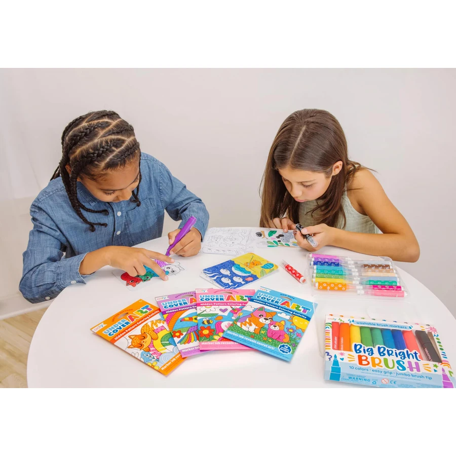 Coloring set with secret patterns Undercover Art - Unicorns