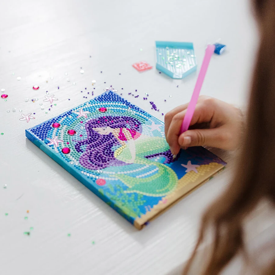 Set DIY Jurnalul meu cu sirena si diamante, Totum