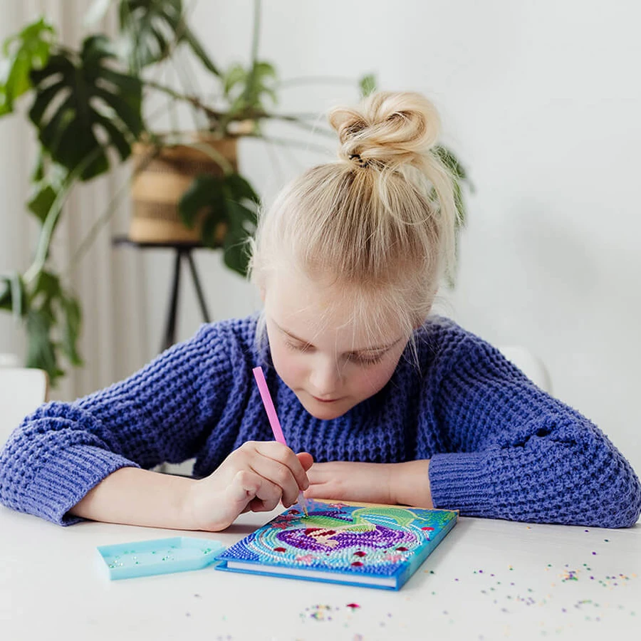 Set DIY Jurnalul meu cu sirena si diamante, Totum