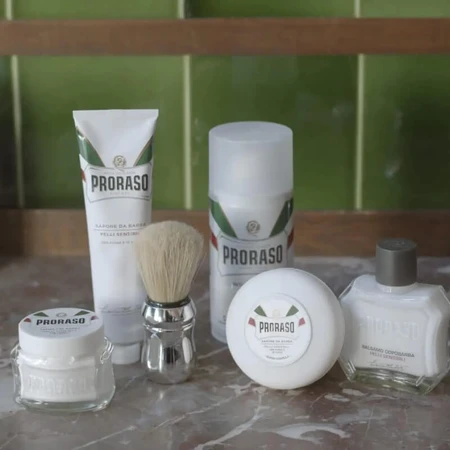 Proraso sensitive skin – spumă de ras pentru pielea sensibilă, 300 ml