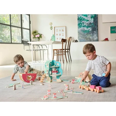 Árbol grande de los mapaches de Chicco: juego de juguetes de madera con 4 mapaches y 10 accesorios