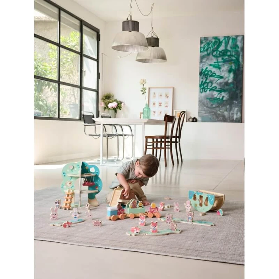 Árbol grande de los mapaches de Chicco: juego de juguetes de madera con 4 mapaches y 10 accesorios