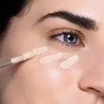 Astra fluid concealer serum – corector sub formă de ser hidratant și iluminator nr. 02 light mid