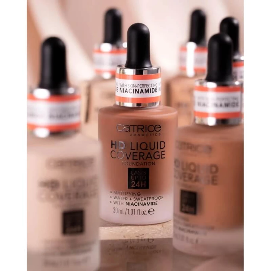 Catrice HD Liquid Coverage - Mattifying Liquid Foundation - No. 010 Light Beige