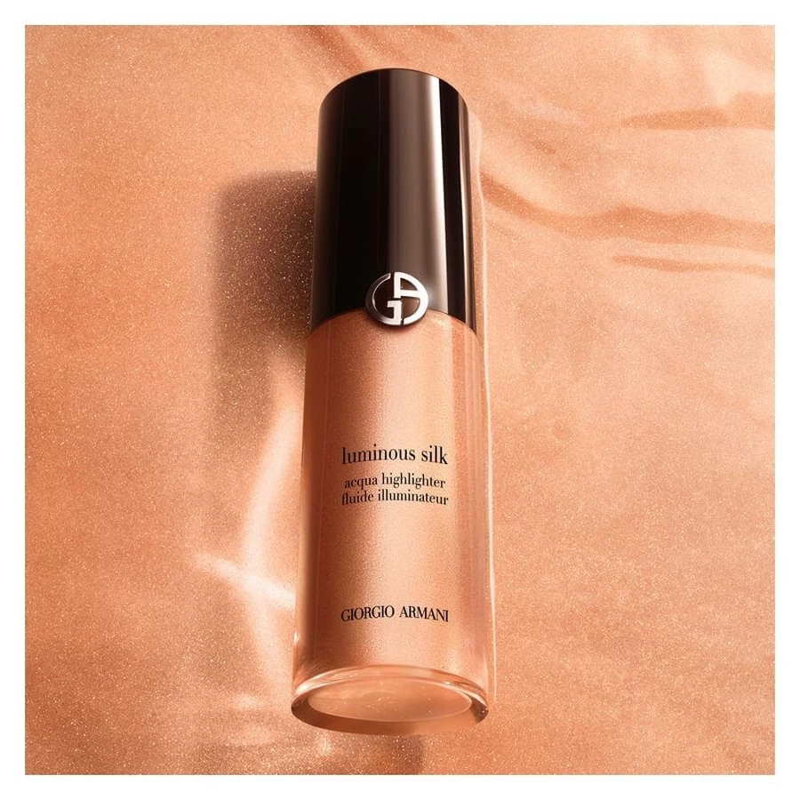 Giorgio Armani Luminous Silk Acqua Highlighter – lekki rozświetlacz w płynie nr 04 Sunrise: ceny i cechy