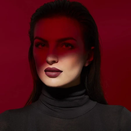 Deborah Milano Red Mat - Barra de labios mate aterciopelada n.º 5, rojo intenso