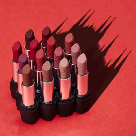 Deborah Milano Red Mat – ruj mat cu finisaj catifelat nr. 2, maro închis