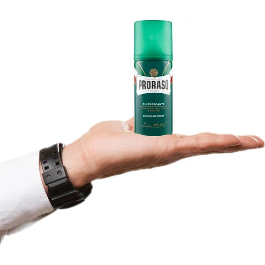 Proraso pentru toate tipurile de barbă – spumă de ras răcoritoare și tonifiantă cu ulei de eucalipt și mentol, 100 ml