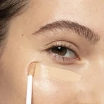 Pupa Wonder Me – Flüssig-Foundation – Nr. 030 Medium Beige Neutral