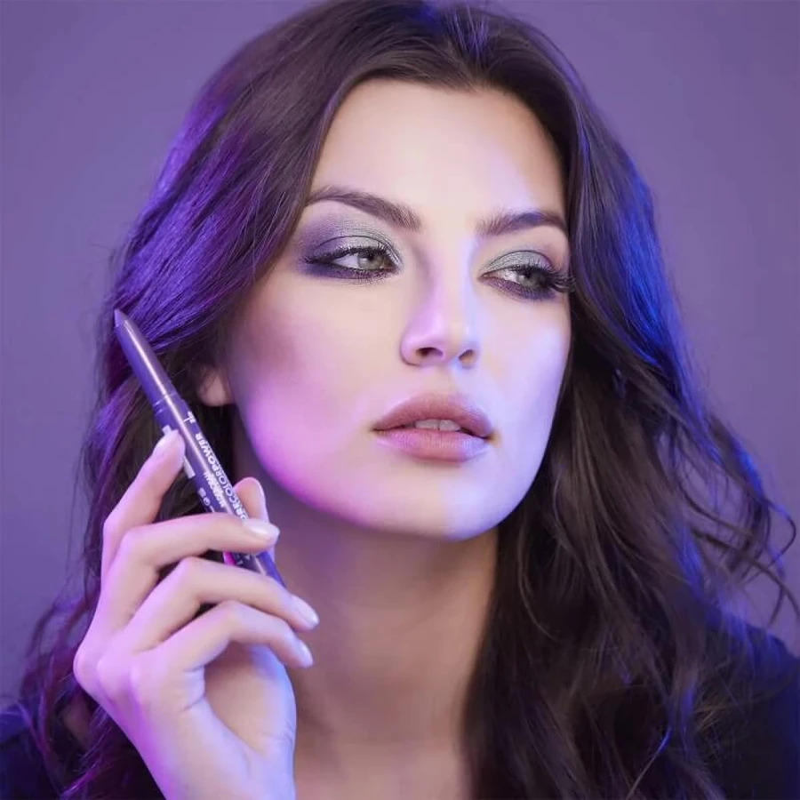 Cień do powiek Deborah 24-Hour Color Power – cień w sztyfcie nr 10, matowa czerń: ceny i cechy
