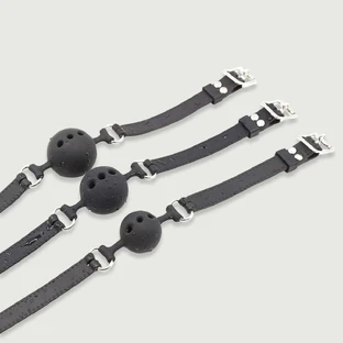 Set van 3 ballgags met geperforeerde siliconenbal en verstelbare riem - zwart